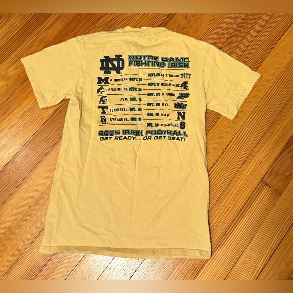 2005 Notre Dame Shamrock the House size S Football T-shirt